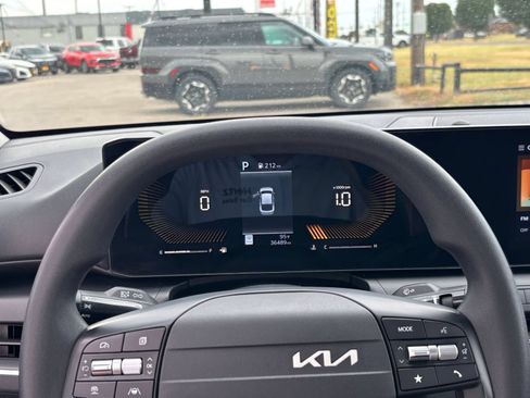 Used 2025 Kia K4 FWD image 38