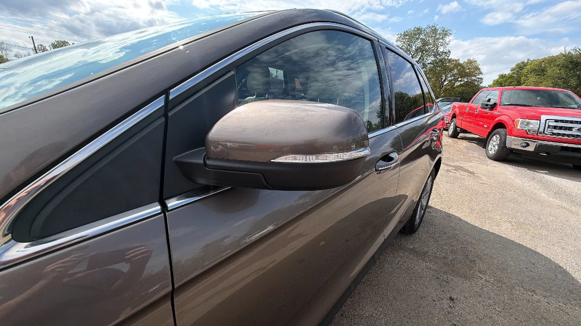 Used 2019 Ford Edge Titanium FWD image 33