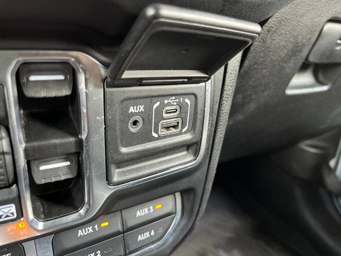 Used 2024 Jeep Wrangler Unlimited Rubicon 4xe AWD/4WD image 40