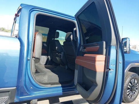 Used 2026 GMC Sierra 3500 Denali Ultimate w/ LPO, Black Badging Package AWD/4WD image 8