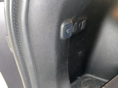 Used 2019 Jeep Cherokee Latitude Plus AWD/4WD image 18