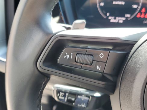 Used 2024 Porsche Cayenne image 25