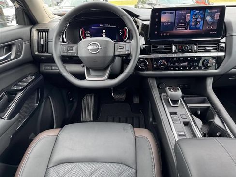 Certified 2026 Nissan Pathfinder Platinum FWD image 11