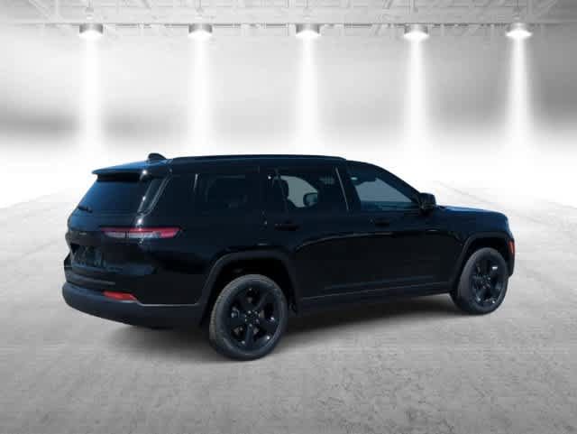 Certified 2025 Jeep Grand Cherokee L Limited w/ Black Appearance Package AWD/4WD image 8