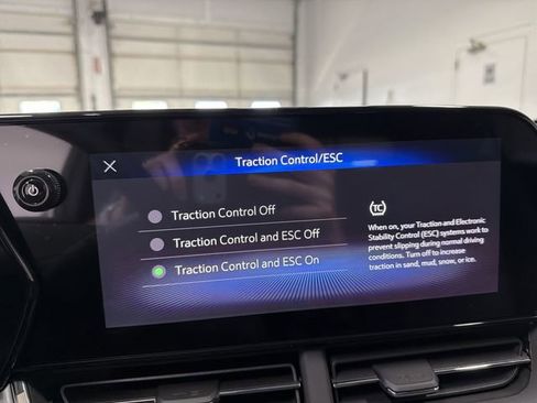 New 2026 Chevrolet Trax LT w/ Driver Confidence Package FWD image 27