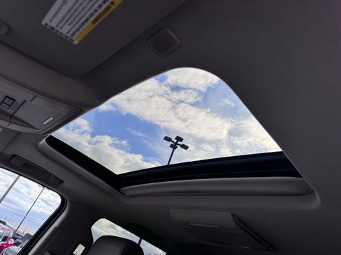 Used 2024 Ford F250 Lariat image 12