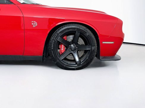 Used 2019 Dodge Challenger SRT Hellcat RWD image 15
