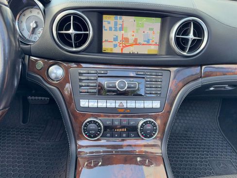 Used 2013 Mercedes-Benz SL 550 image 25