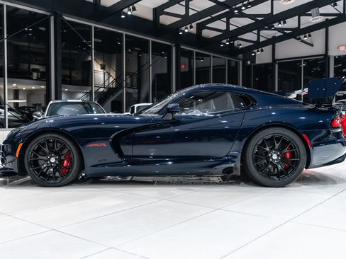 Used 2016 Dodge Viper ACR RWD image 13
