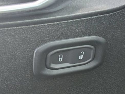 Used 2024 Jeep Wrangler Unlimited w/ Convenience Group AWD/4WD image 21
