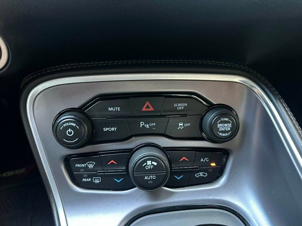 Used 2019 Dodge Challenger R/T w/ Driver Convenience Group RWD image 19