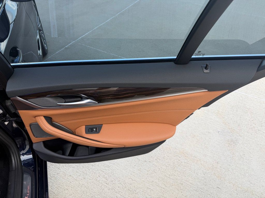 Used 2018 BMW 540i xDrive AWD/4WD image 17