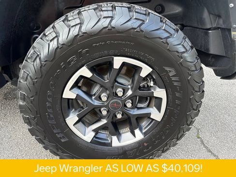 Used 2025 Jeep Wrangler Rubicon w/ Safety Group AWD/4WD image 30