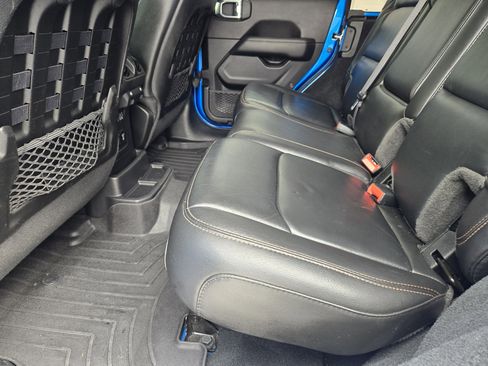 Used 2022 Jeep Wrangler Unlimited Rubicon w/ Xtreme Recon 35" Tire Package image 32