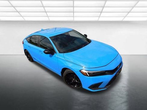 Used 2023 Honda Civic Sport image 2