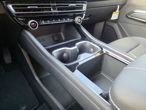 New 2025 Chevrolet Traverse LT w/ Driver Confidence Package image 27