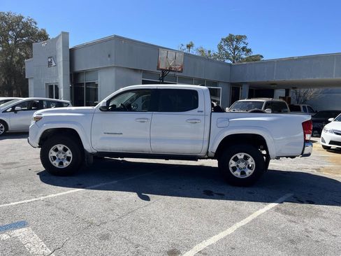 Used 2017 Toyota Tacoma SR5 image 16