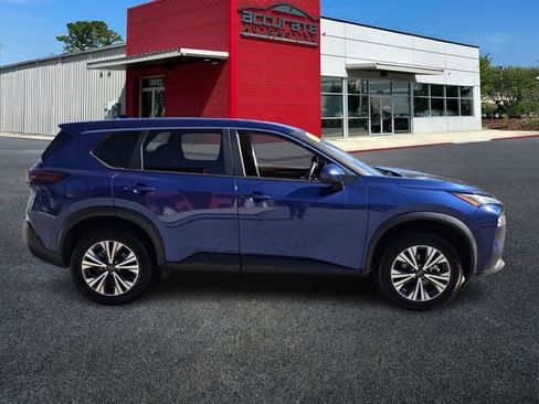 Used 2023 Nissan Rogue SV image 6