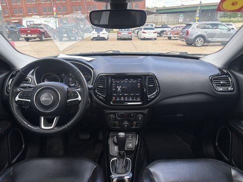 Used 2018 Jeep Compass Limited w/ Navigation Group AWD/4WD image 16