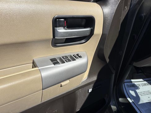 Used 2008 Toyota Sequoia Limited image 21