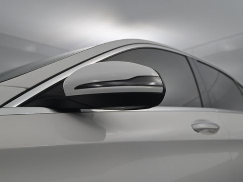 Used 2017 Mercedes-Benz C 300 4MATIC Sedan image 11