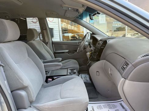 Used 2004 Toyota Sienna LE FWD image 10