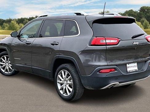 Used 2018 Jeep Cherokee Limited image 11