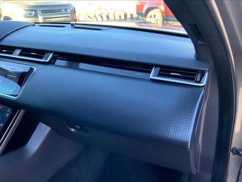 Used 2020 Land Rover Range Rover Velar R-Dynamic S image 18