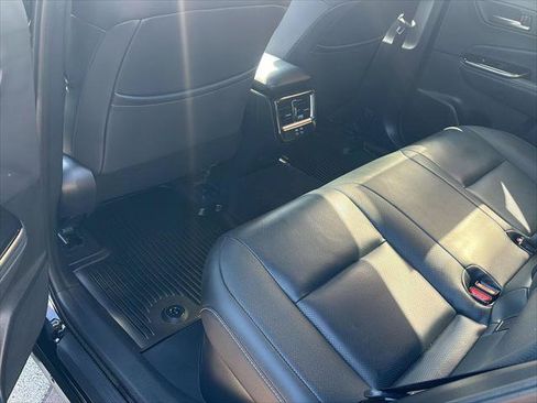 Certified 2025 Toyota Crown Signia AWD/4WD image 11