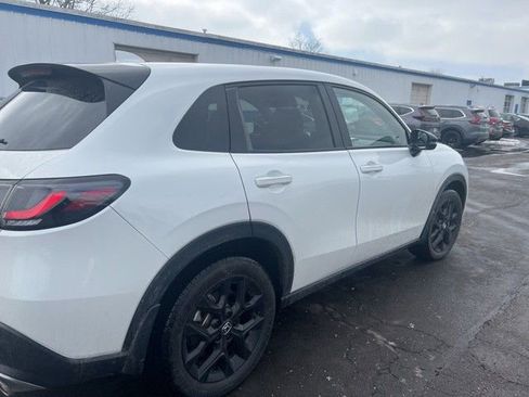 Used 2023 Honda HR-V Sport image 5