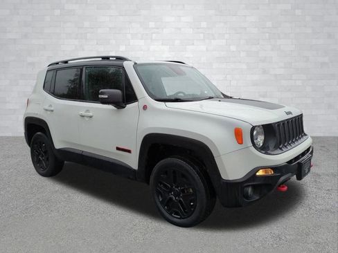 Used 2018 Jeep Renegade Trailhawk image 2