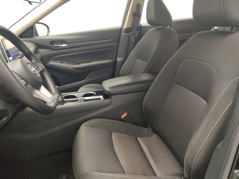 Used 2024 Nissan Altima 2.5 SV image 17