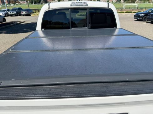 Used 2016 Toyota Tacoma Limited w/ Towing Package AWD/4WD image 30