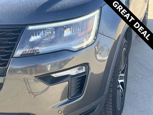 Used 2018 Ford Explorer Sport image 4