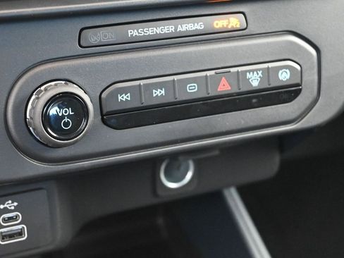 New 2026 Ford Maverick XL image 23