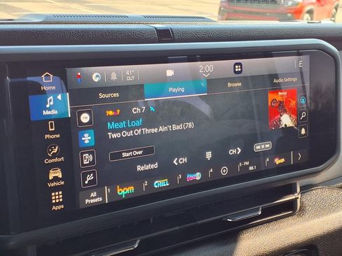 Used 2025 Jeep Gladiator Sport image 10