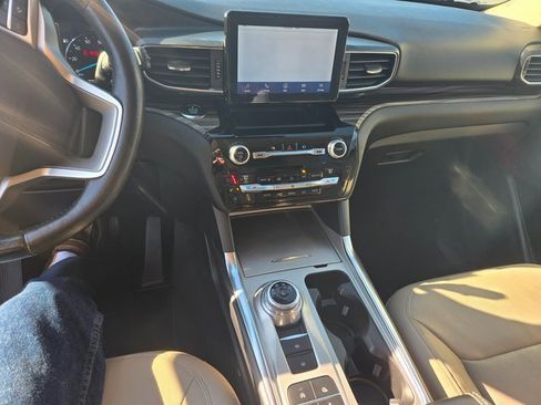 Used 2021 Ford Explorer Limited w/ Equipment Group 301A image 2