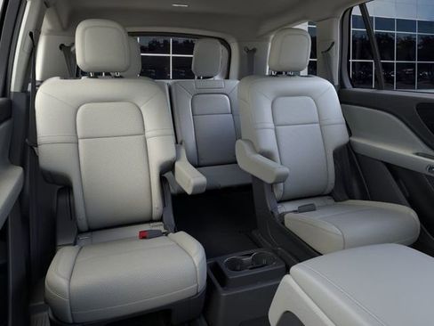 New 2026 Lincoln Aviator 2WD image 21