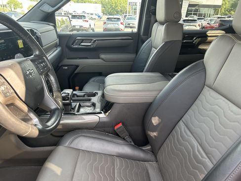 Used 2023 Chevrolet Silverado 1500 ZR2 AWD/4WD image 9
