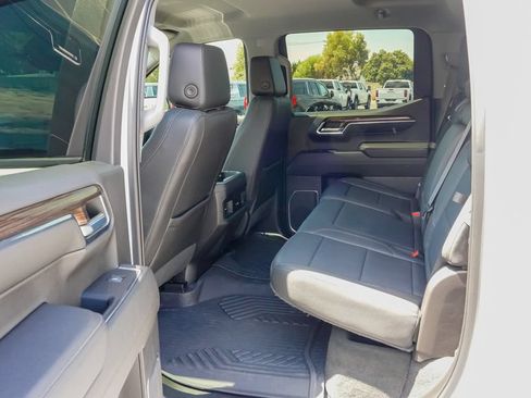 Used 2023 Chevrolet Silverado 1500 LT Trail Boss w/ Convenience Package II AWD/4WD image 13