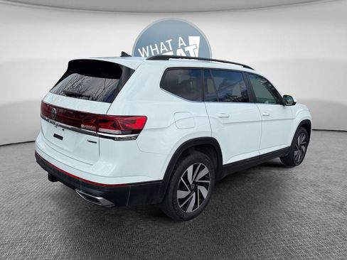 Used 2024 Volkswagen Atlas SE image 3