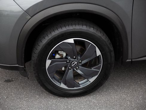 Used 2025 Nissan Rogue SV AWD/4WD image 9