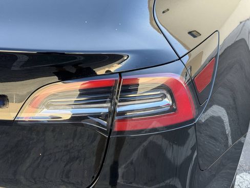 Used 2023 Tesla Model 3 Standard Range RWD image 14