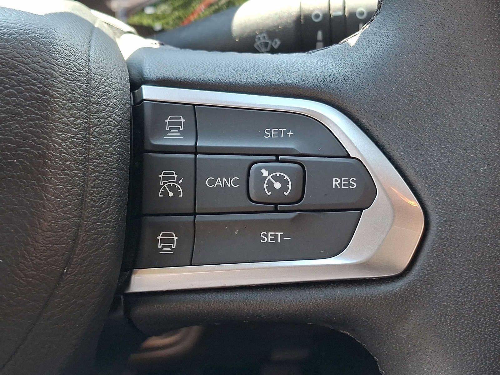 Used 2024 Jeep Compass Limited AWD/4WD image 19