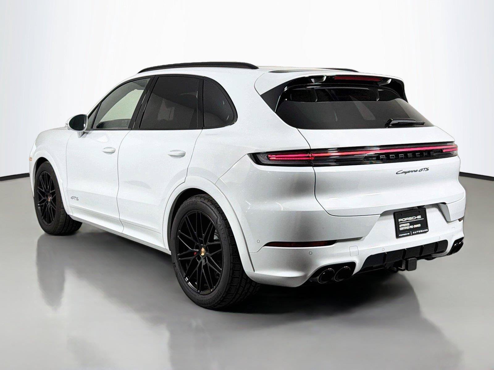 Certified 2026 Porsche Cayenne GTS AWD/4WD image 3