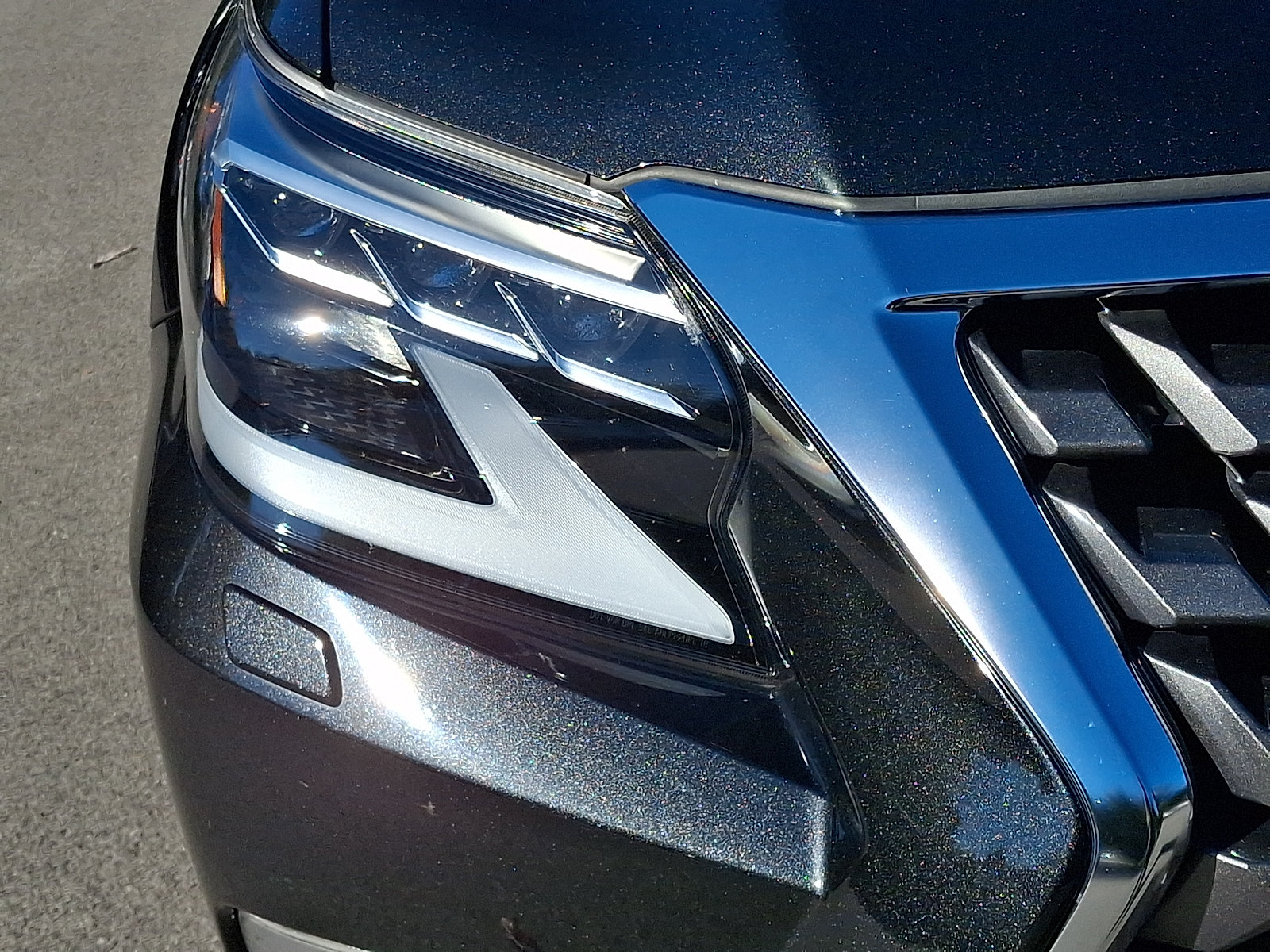 Used 2023 Lexus GX 460 Premium w/ Premium Package AWD/4WD image 9