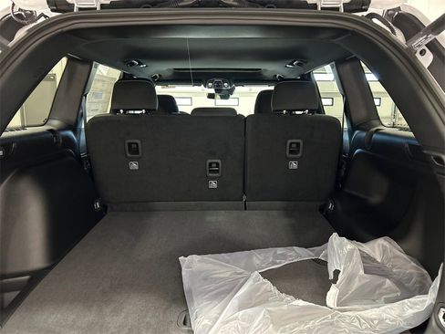 New 2025 Jeep Grand Cherokee Laredo w/ Luxury Tech Group I image 32