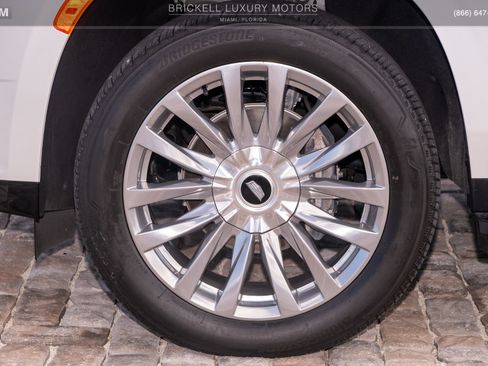 Used 2024 Cadillac Escalade ESV Luxury AWD/4WD image 43