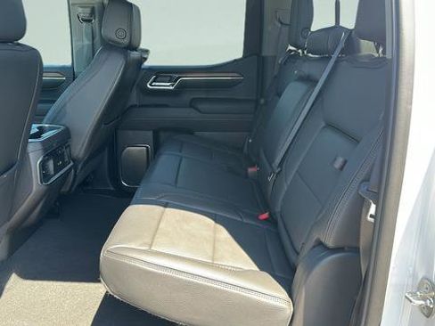 Used 2024 GMC Sierra 1500 Denali w/ Technology Package AWD/4WD image 18