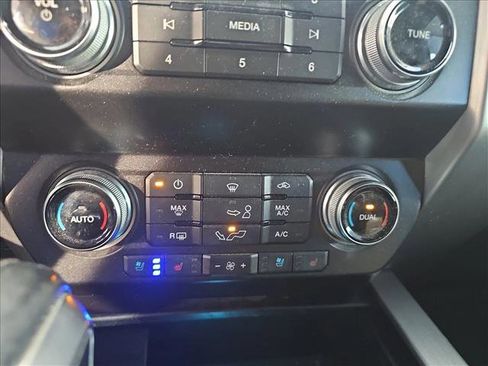 Used 2020 Ford F150 Platinum w/ Equipment Group 701A Luxury image 15